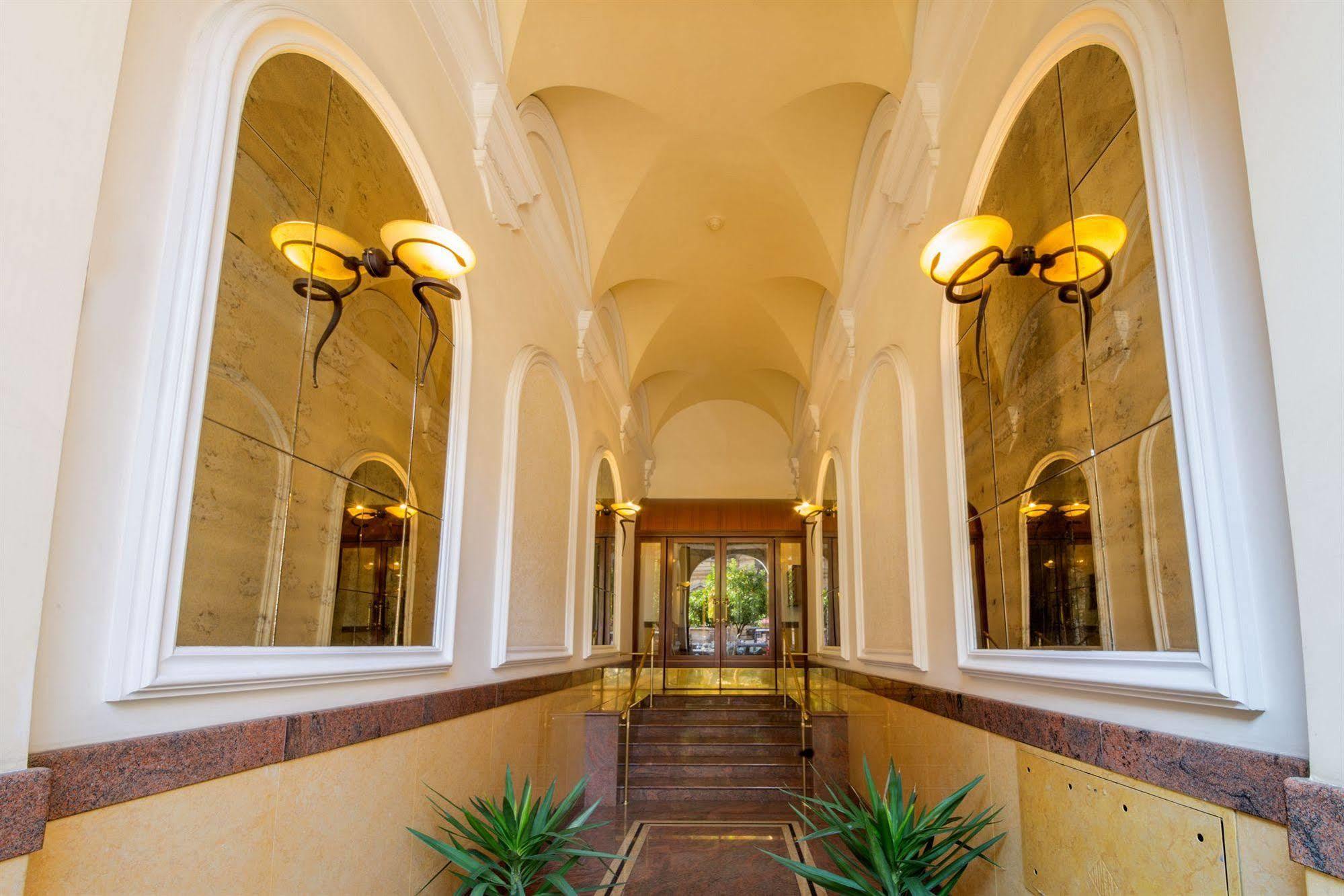 Ranieri Hotel 3*